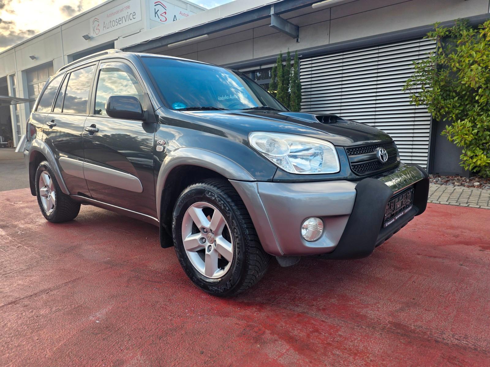 Toyota RAV4 2.0 D-4D 116 ch 4x4 Sol • Clim auto • Attelage • Radar de recul • Barres de toit