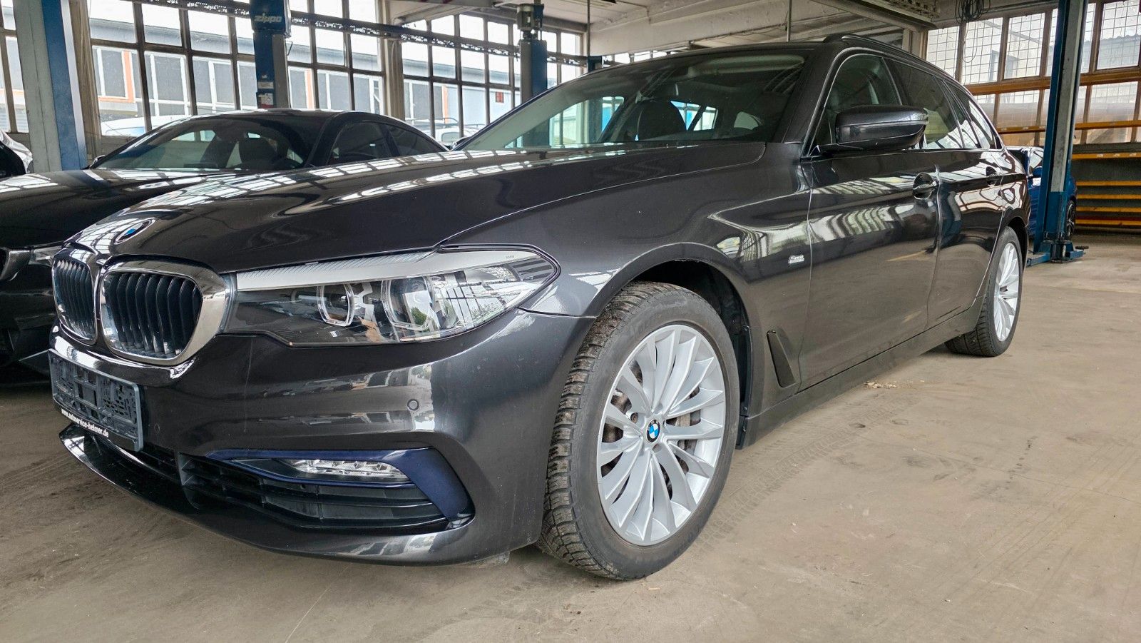 BMW BMW 530i Touring A Sport Line