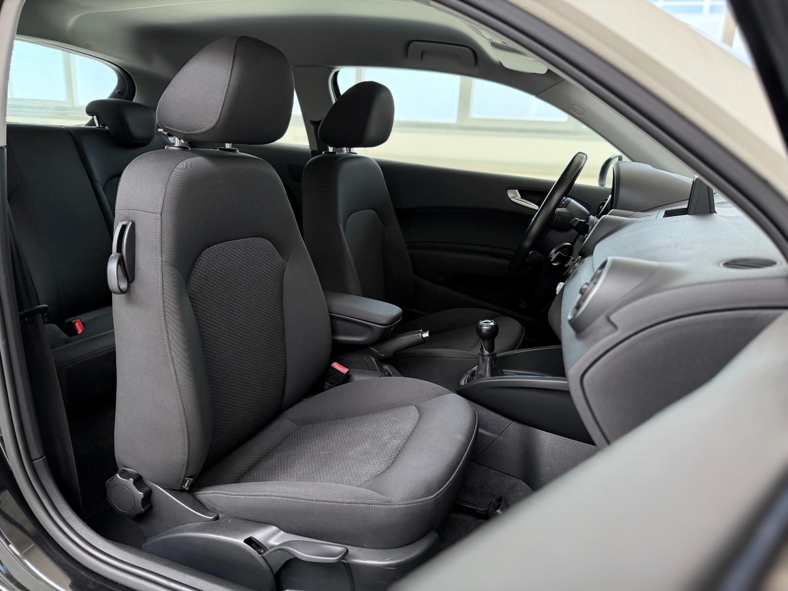 Audi A1 attraction*Navi*SHZ*PDC*Tempomat*