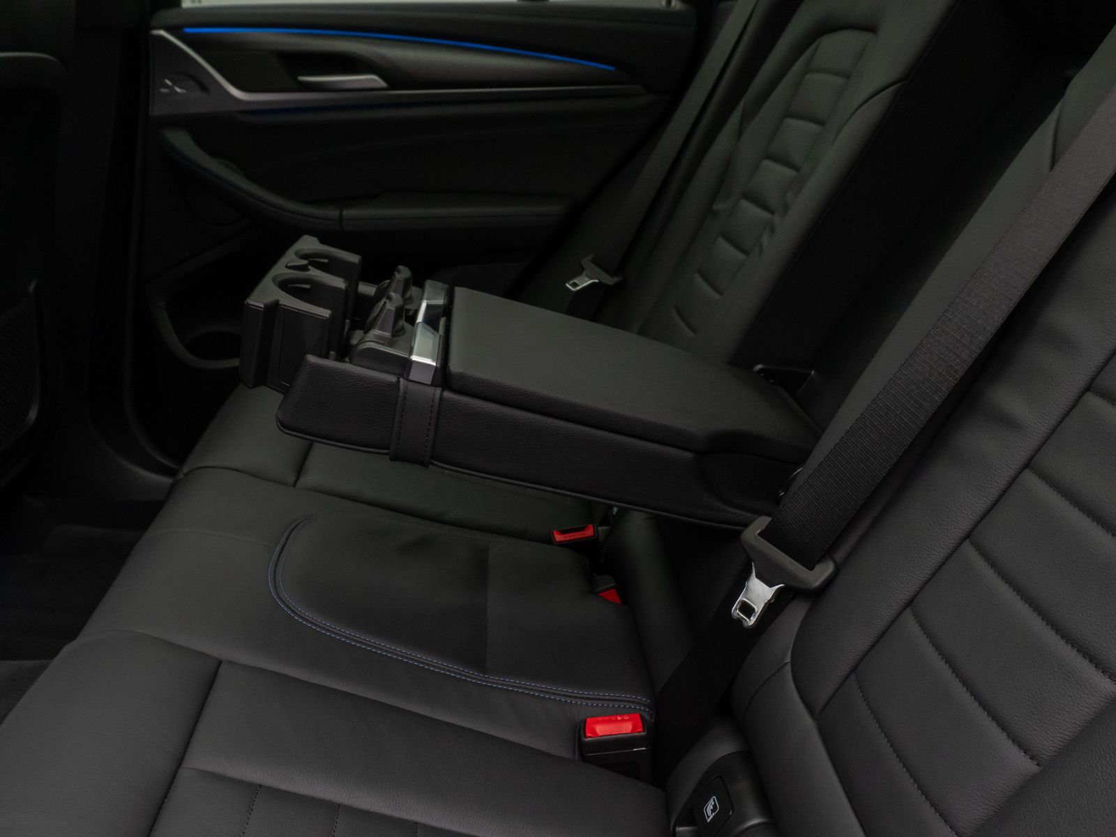 Fahrzeugabbildung BMW iX3 Impressive M Sport Panorama 360°HUD DAB H/K