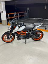 KTM Duke 125