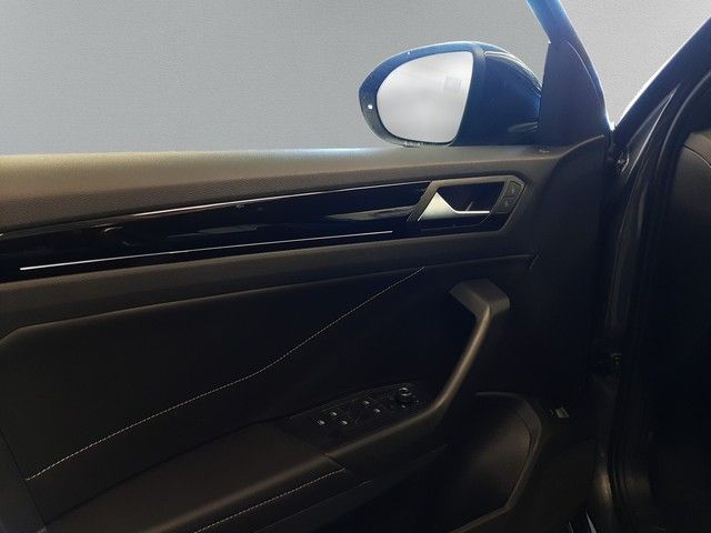 Fahrzeugabbildung Volkswagen T-Roc Black Style 2.0TDI DSG AHK Matrix Massage