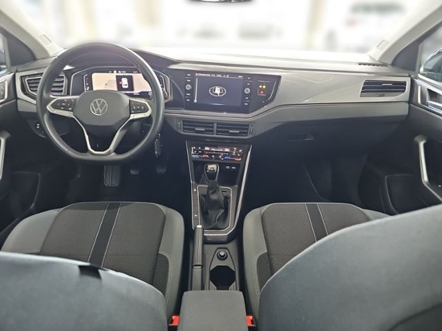 Fahrzeugabbildung Volkswagen Polo Style 1.0 TSI IQ.LIGHT NAVI KLIMA PDC SHZG