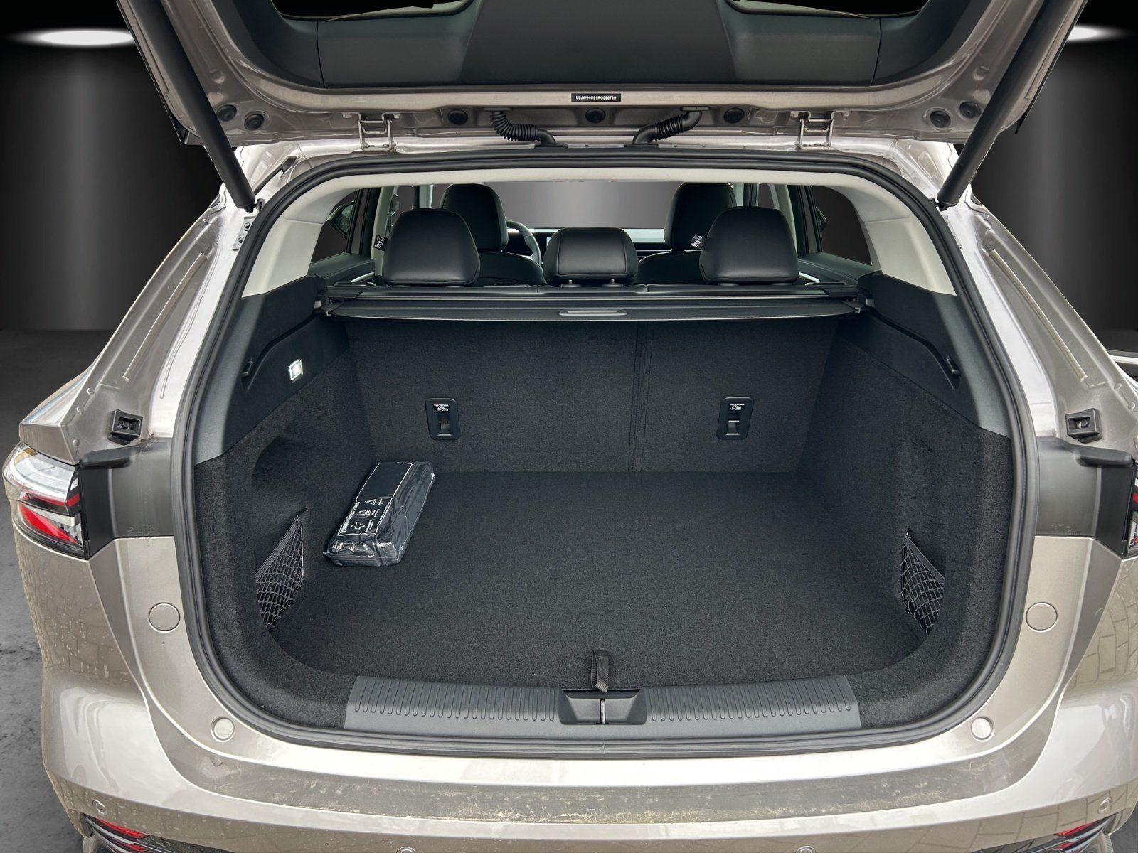 Fahrzeugabbildung MG MG HS Luxury AT