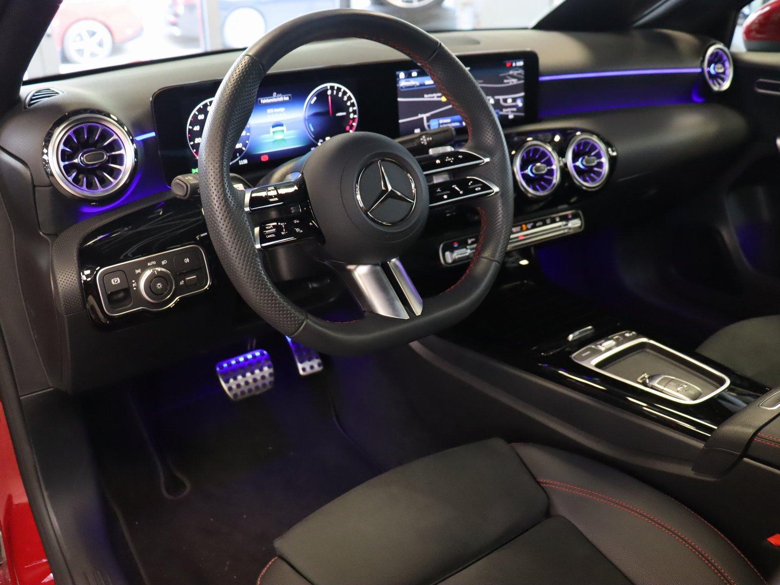 Mercedes-Benz A 250 e AMG Premium/Pano/AHK/Kamera/11kW-Laden