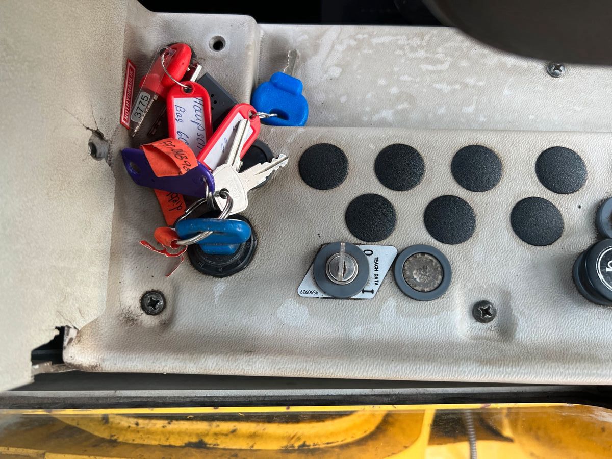 Fahrzeugabbildung Liebherr A 900 C ZW Litronic / 18.866h / 2008