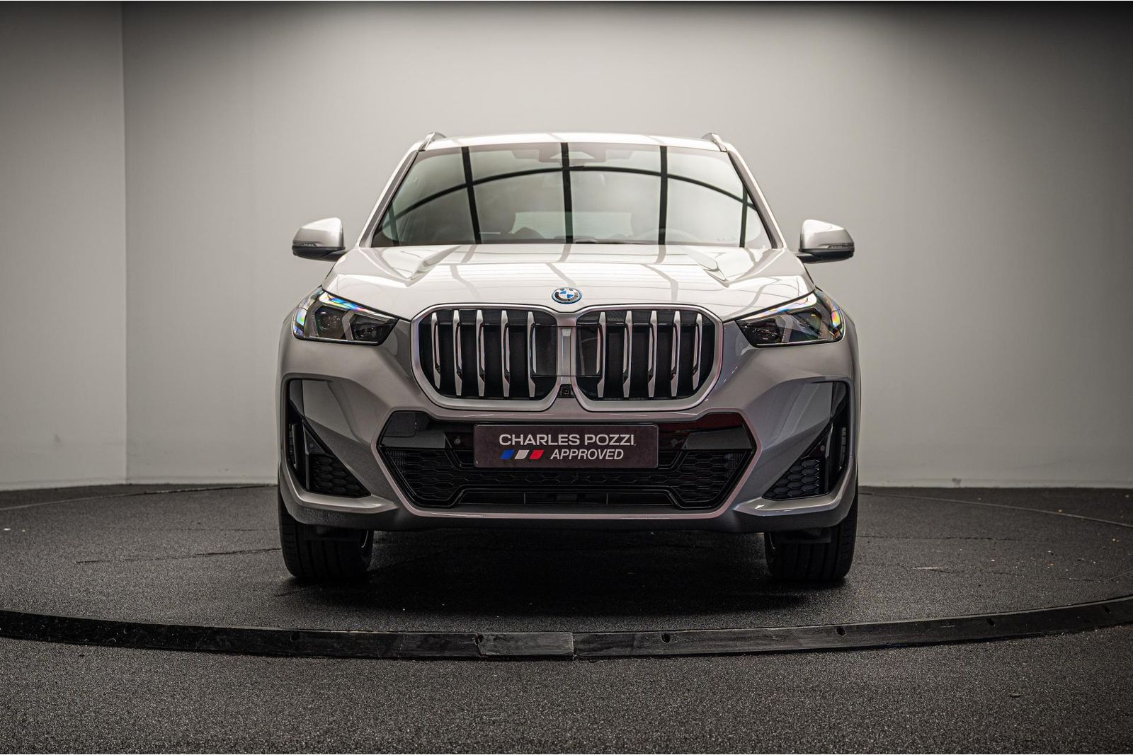 BMW X1 XDRIVE 30e 326 CH M Sport - TVA imagem 2