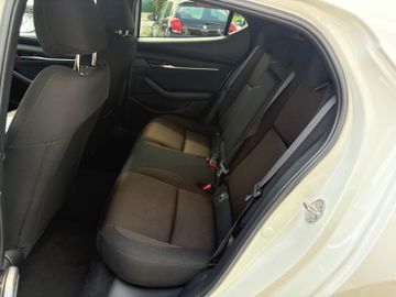 Fahrzeugabbildung Mazda 3 Lim. SKYACTIVE Selection Navi HUD Matrix SHZ