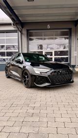 Audi RS3 Limousine, Keramik, Bang und Olufsen, Head-U - gebrauchte Audi RS3 aus dem Jahr 2021