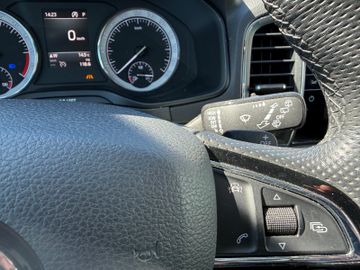 Skoda Karoq Style 4x4+LED+AHK+SHZ+Navi+