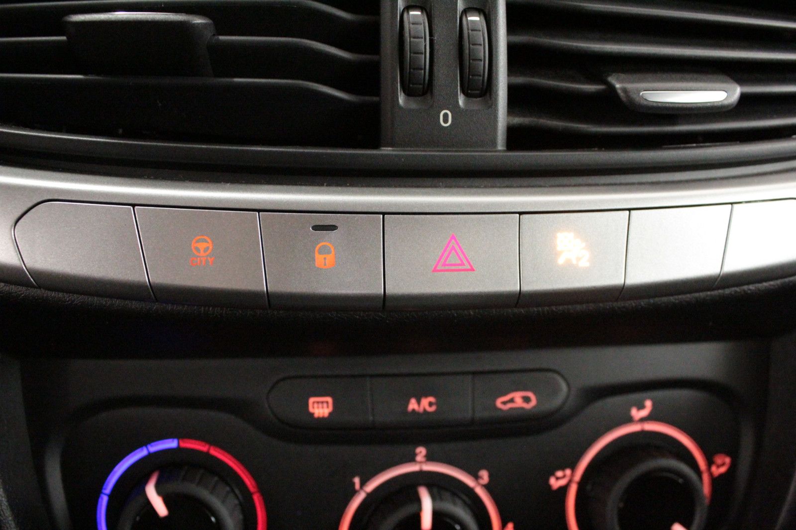 Fahrzeugabbildung Fiat Tipo 1,4 16V Kombi POP *Winterräder*Bluetooth*