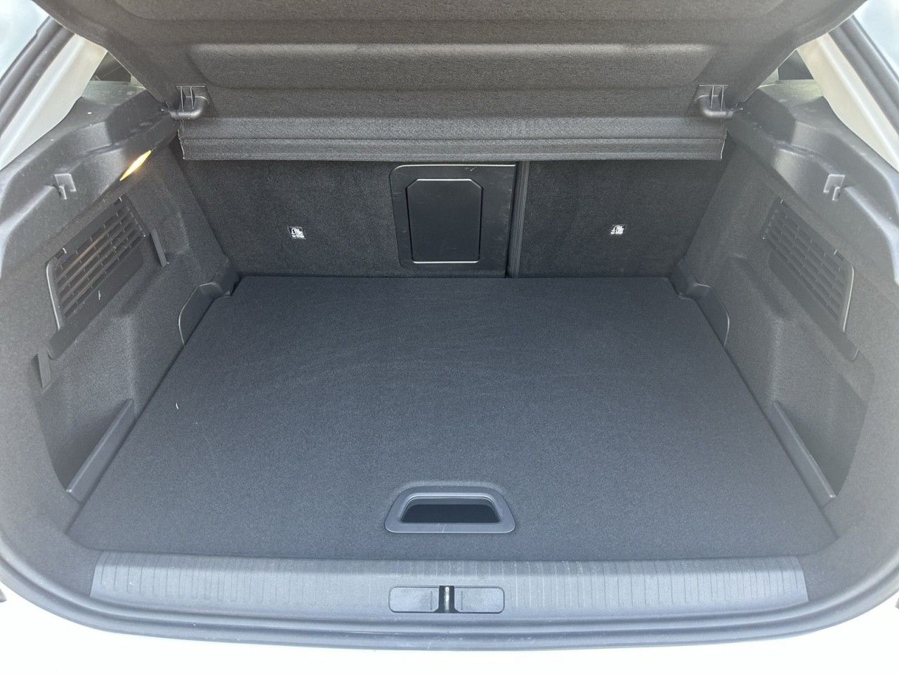 Fahrzeugabbildung Citroën C4 PureTech 130 SHINE