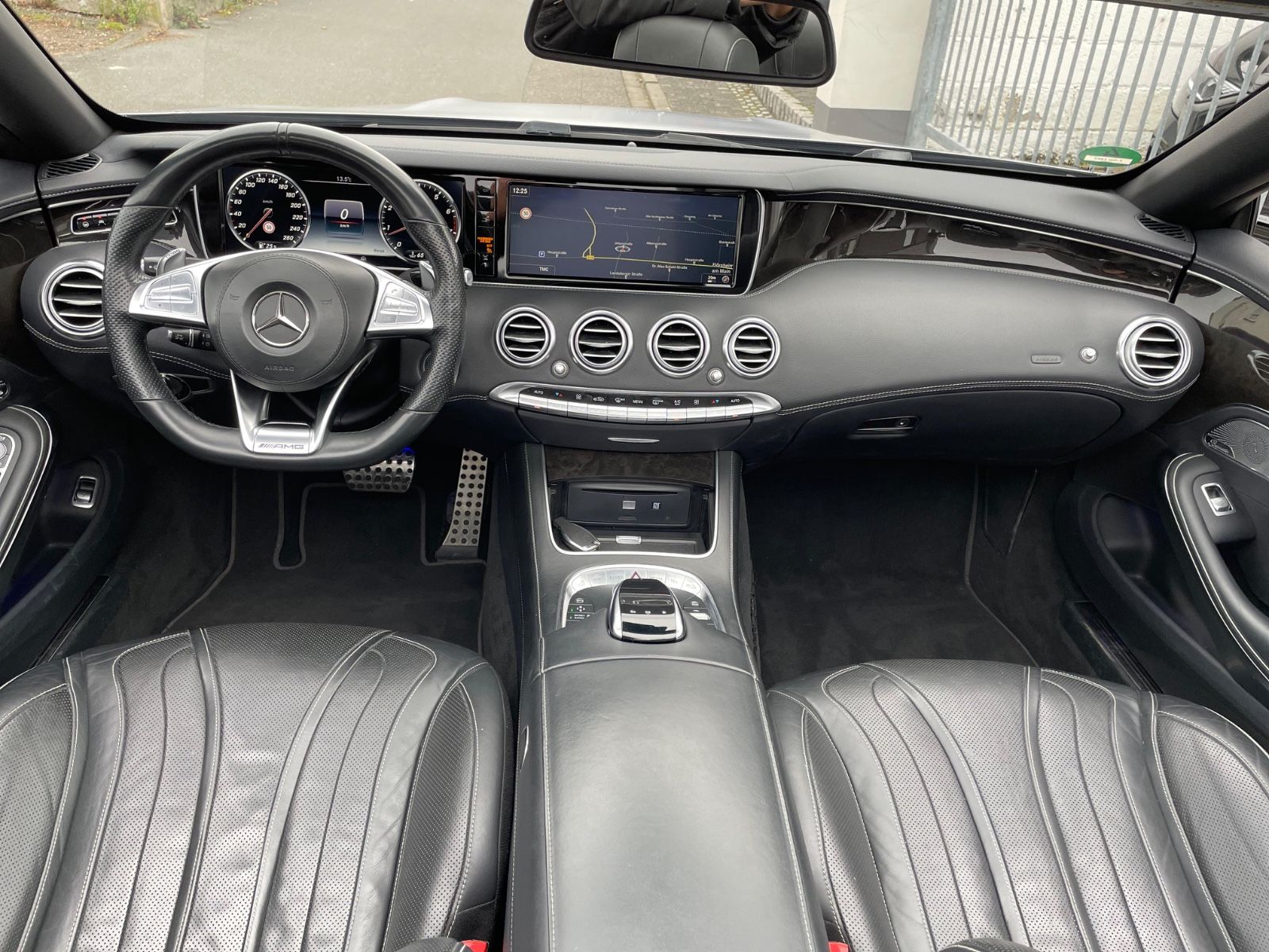 Fahrzeugabbildung Mercedes-Benz S 500 Cabrio |AMG|Nightvision|360°|Swarovski|