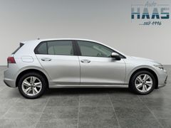 Fahrzeugabbildung Volkswagen Golf VIII Lim. Life Navi Massage Sitzh ACC Lane