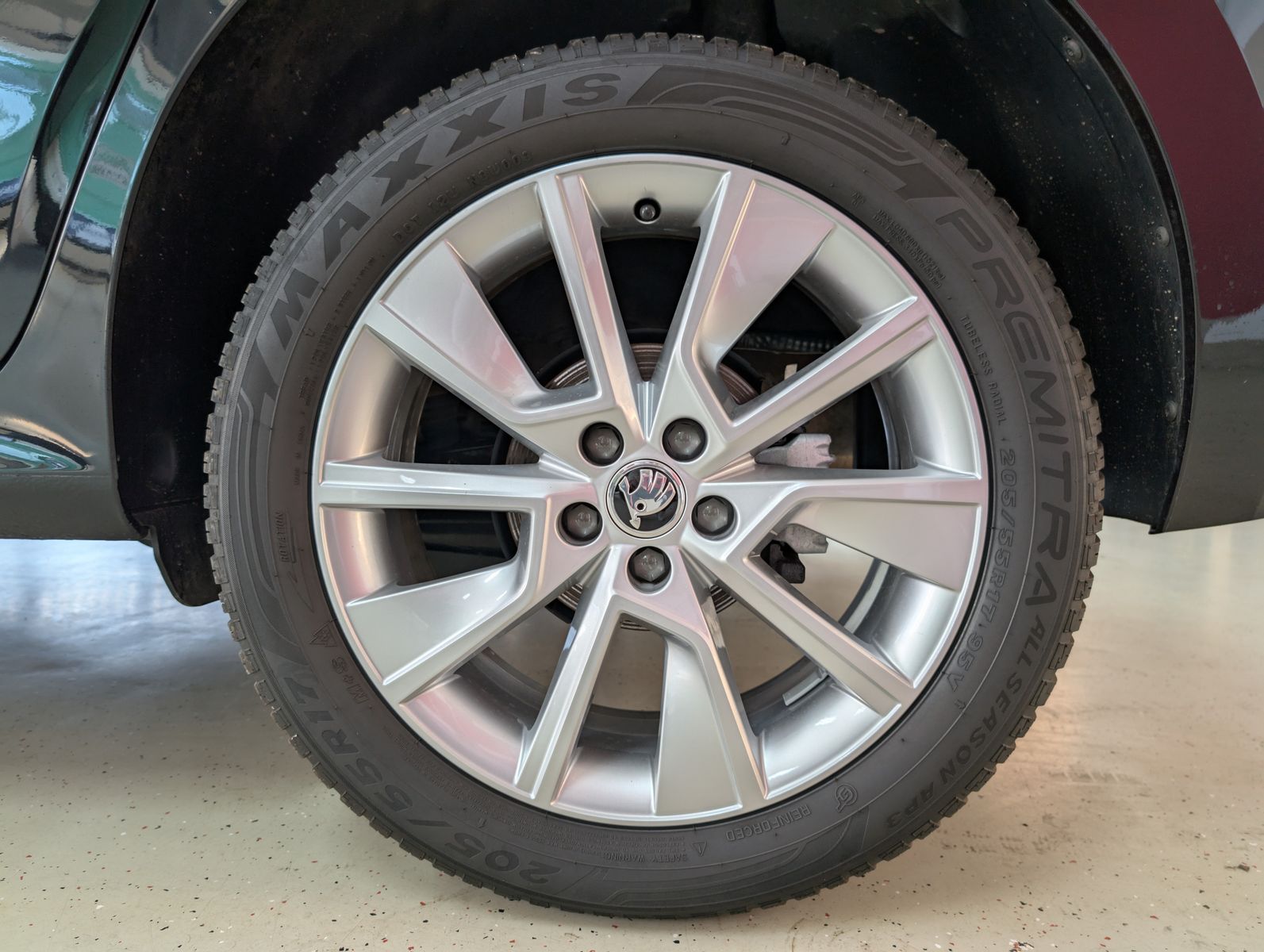 Fahrzeugabbildung SKODA Kamiq Tour 1,0TSI PANORAMA LED SHZ KAM APPLINK