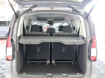 Volkswagen Caddy Maxi eHYBRID DSG LED ACC 7SITZ 5J GARANTIE