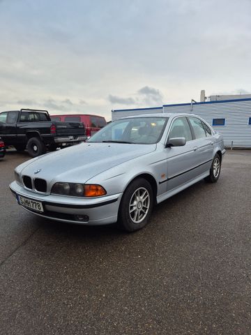 BMW 520i