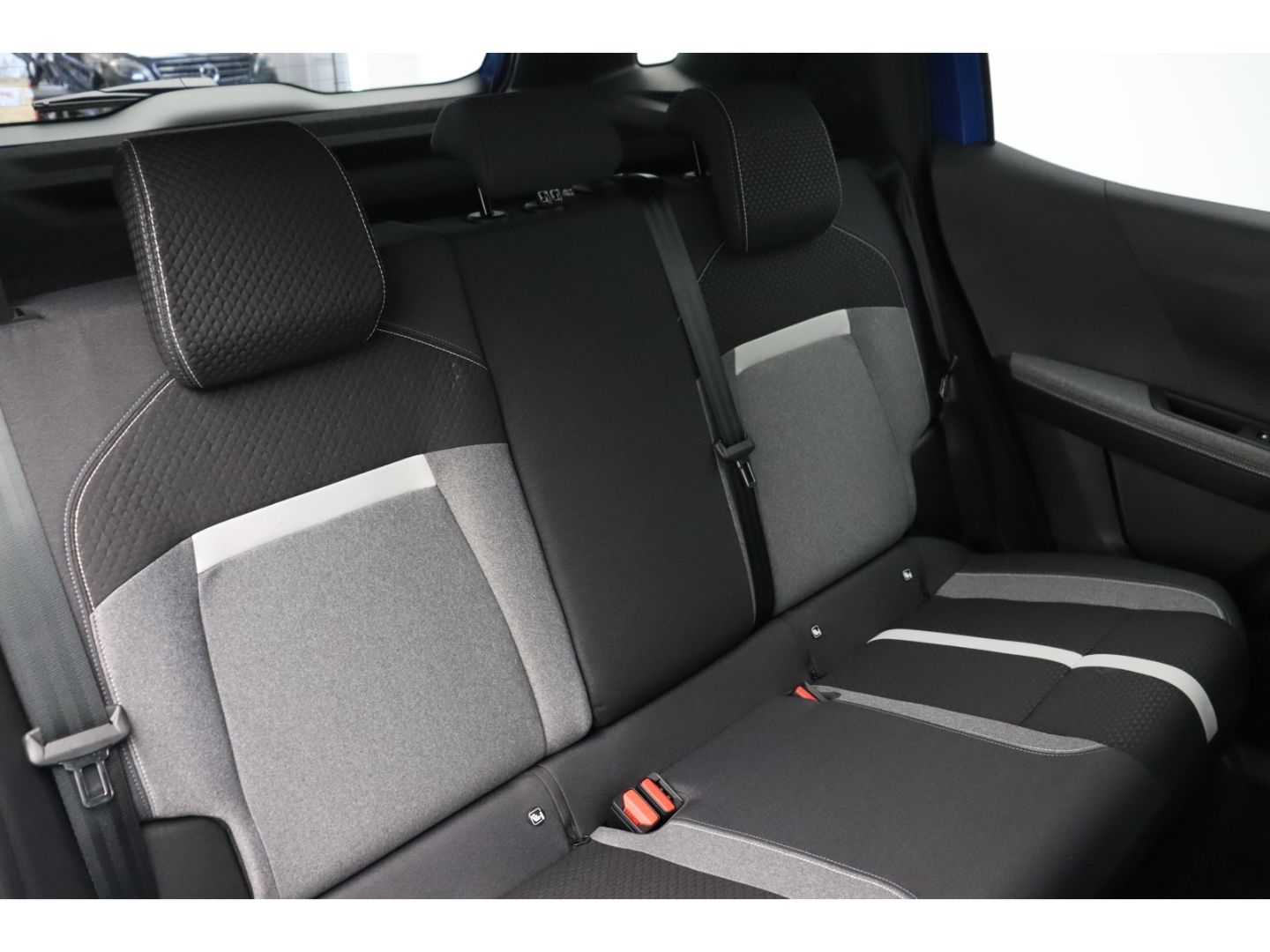 Fahrzeugabbildung Opel Frontera Electric GS 83 kW LED /  Allwetter/ Kam