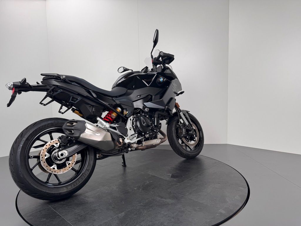 Fahrzeugabbildung BMW F900 XR *TRIPLE BLACK