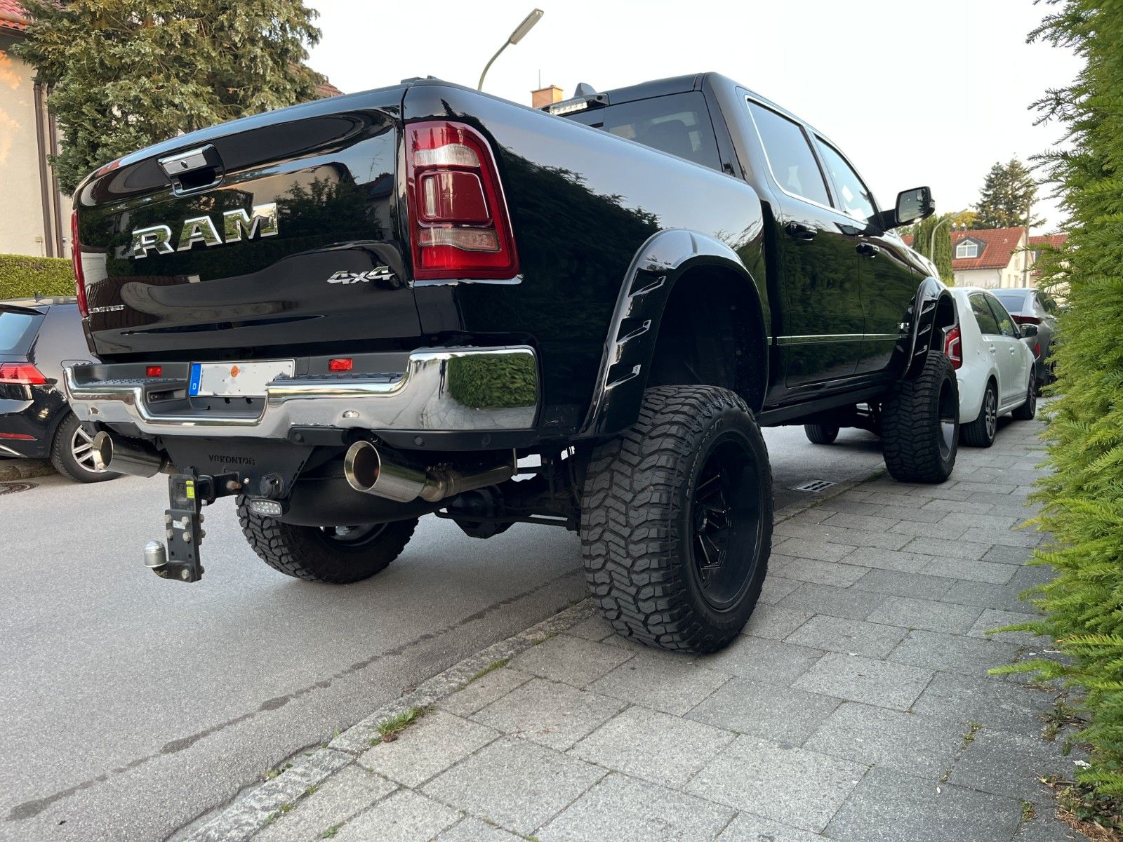 Fahrzeugabbildung Dodge RAM 1500 Limited  10"höher Alles Eingetragen!!!