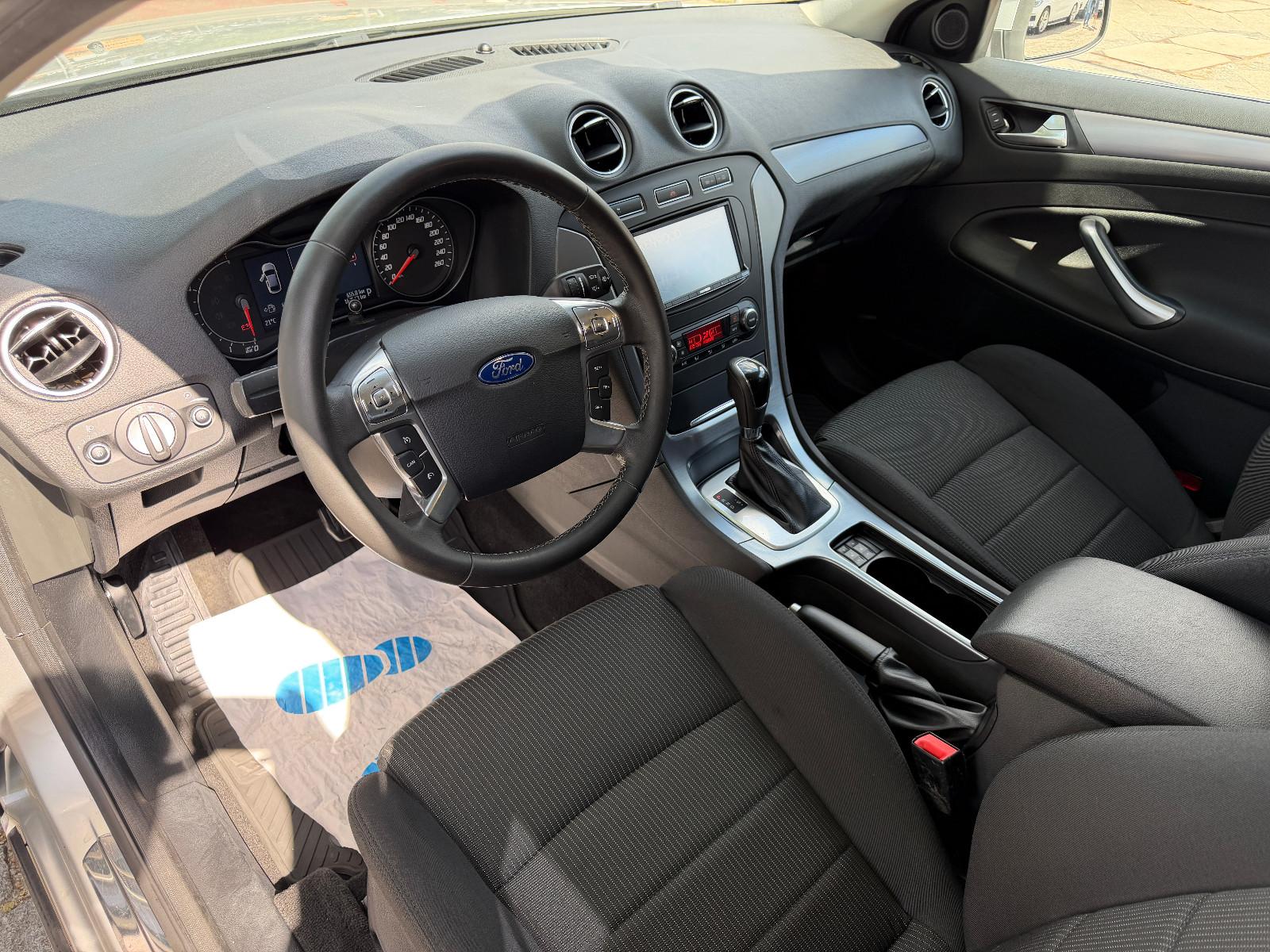 Ford Mondeo 2012 — photo 11