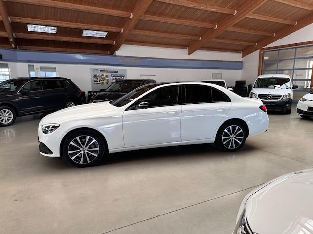 Mercedes-Benz E 300de 4M Business+Night+PANO+AHK