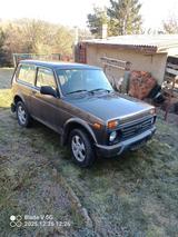 Lada Urban 4x4 - Lada Urban: 4.4