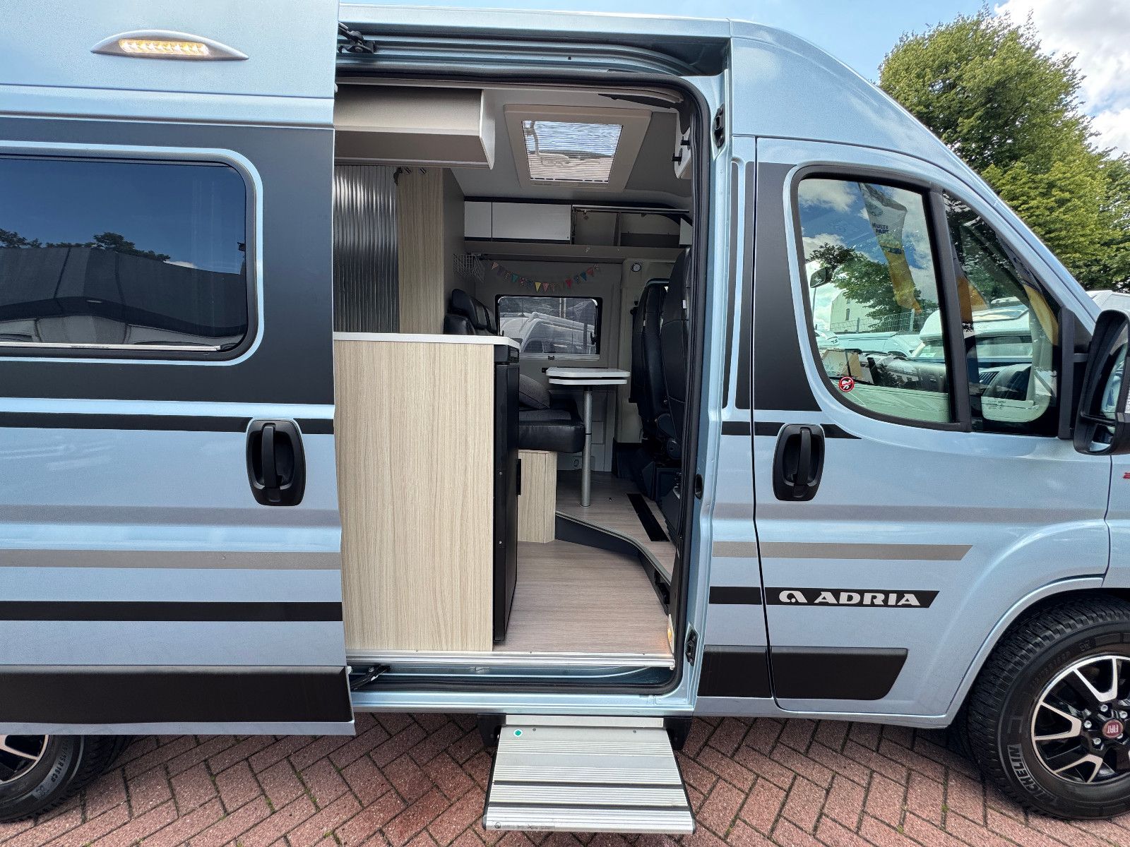 Fahrzeugabbildung Adria TWIN 540 SP PLUS FIAT DUCATO VOLLAUSTATTUNG 1H