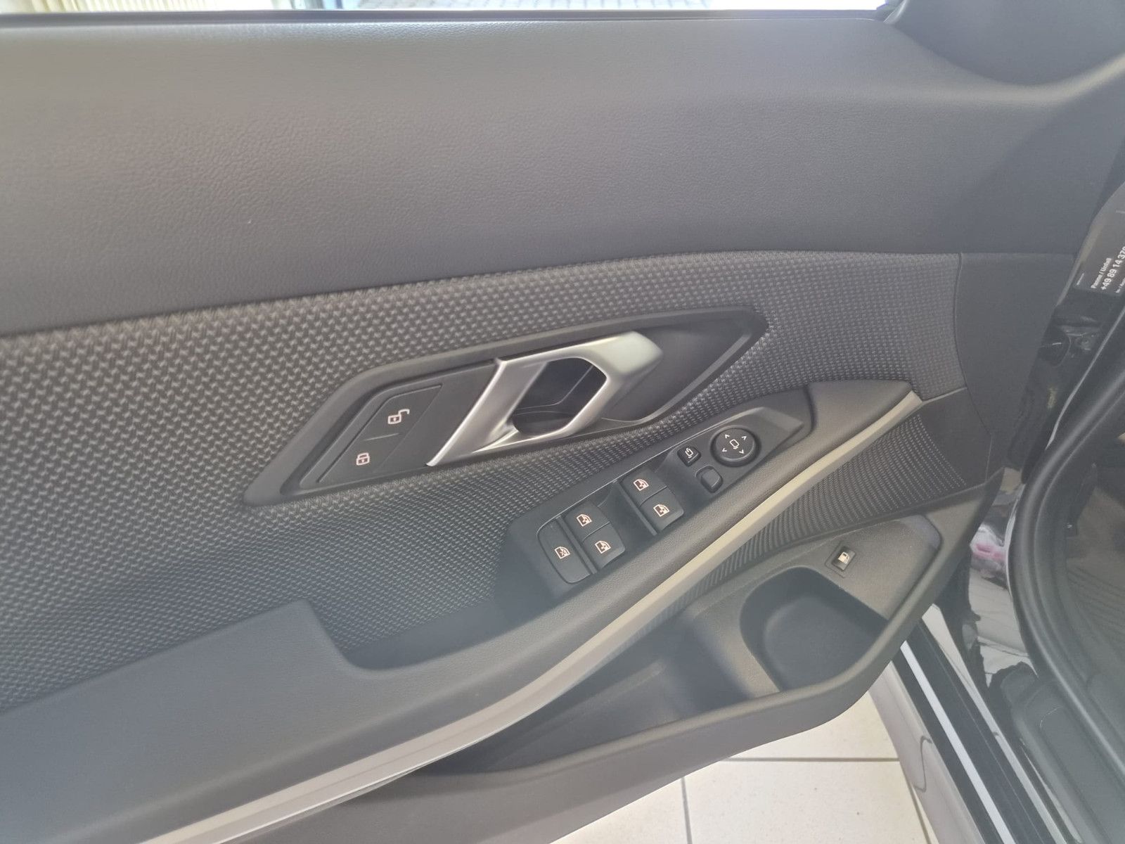 Fahrzeugabbildung BMW 330 e Advantage / NAVI / KLIMA / Garantie