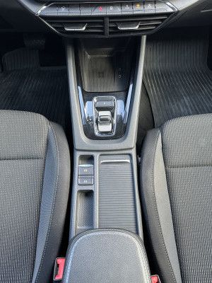 Fahrzeugabbildung SKODA Octavia Combi 2.0 TDI DSG Ambition NAV+LED+AHK