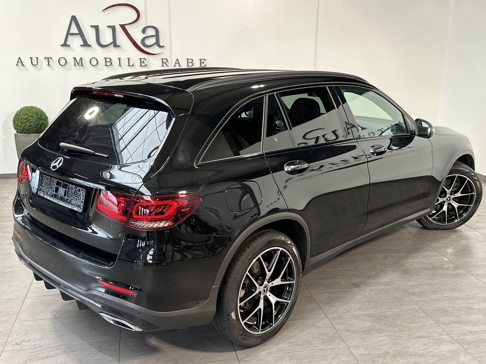 Fahrzeugabbildung Mercedes-Benz GLC 400d 4M AMG-Line NAV+LED+BURMESTER+360°+AHK