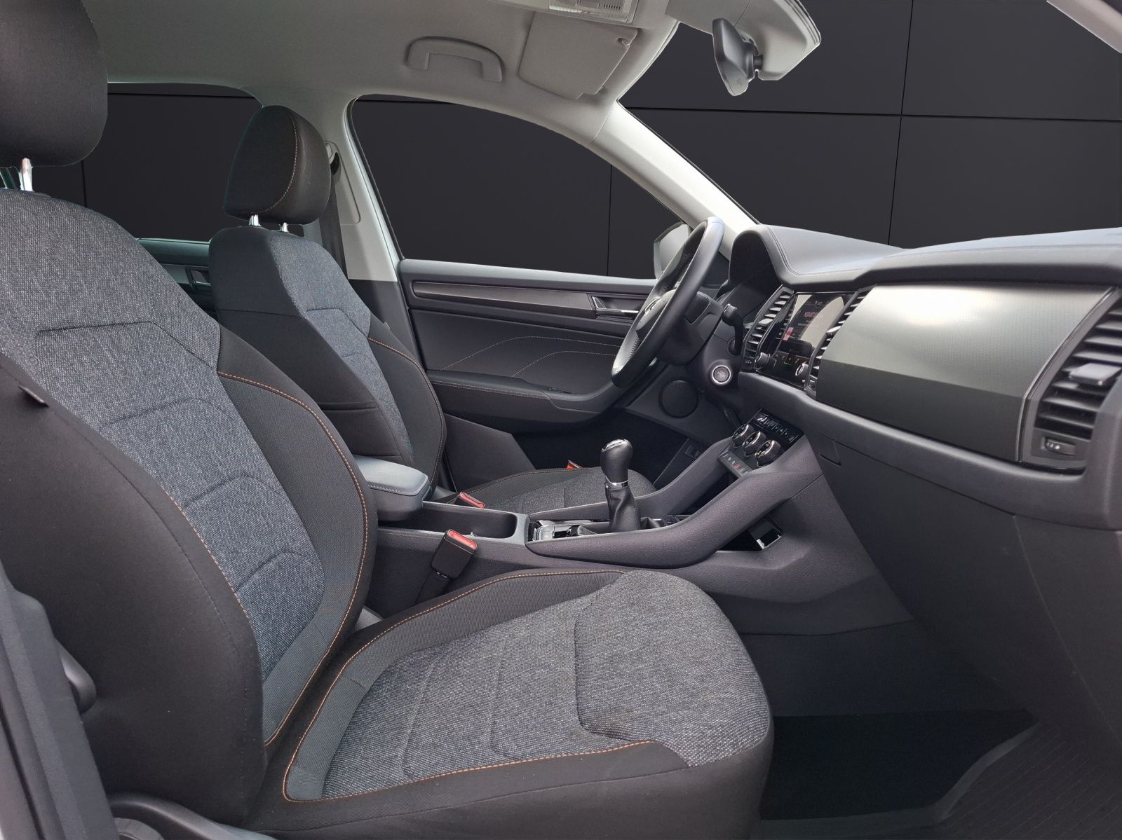 Fahrzeugabbildung SKODA Kodiaq TSI Clever Matrix AHK Navi ACC RFK SH 19"