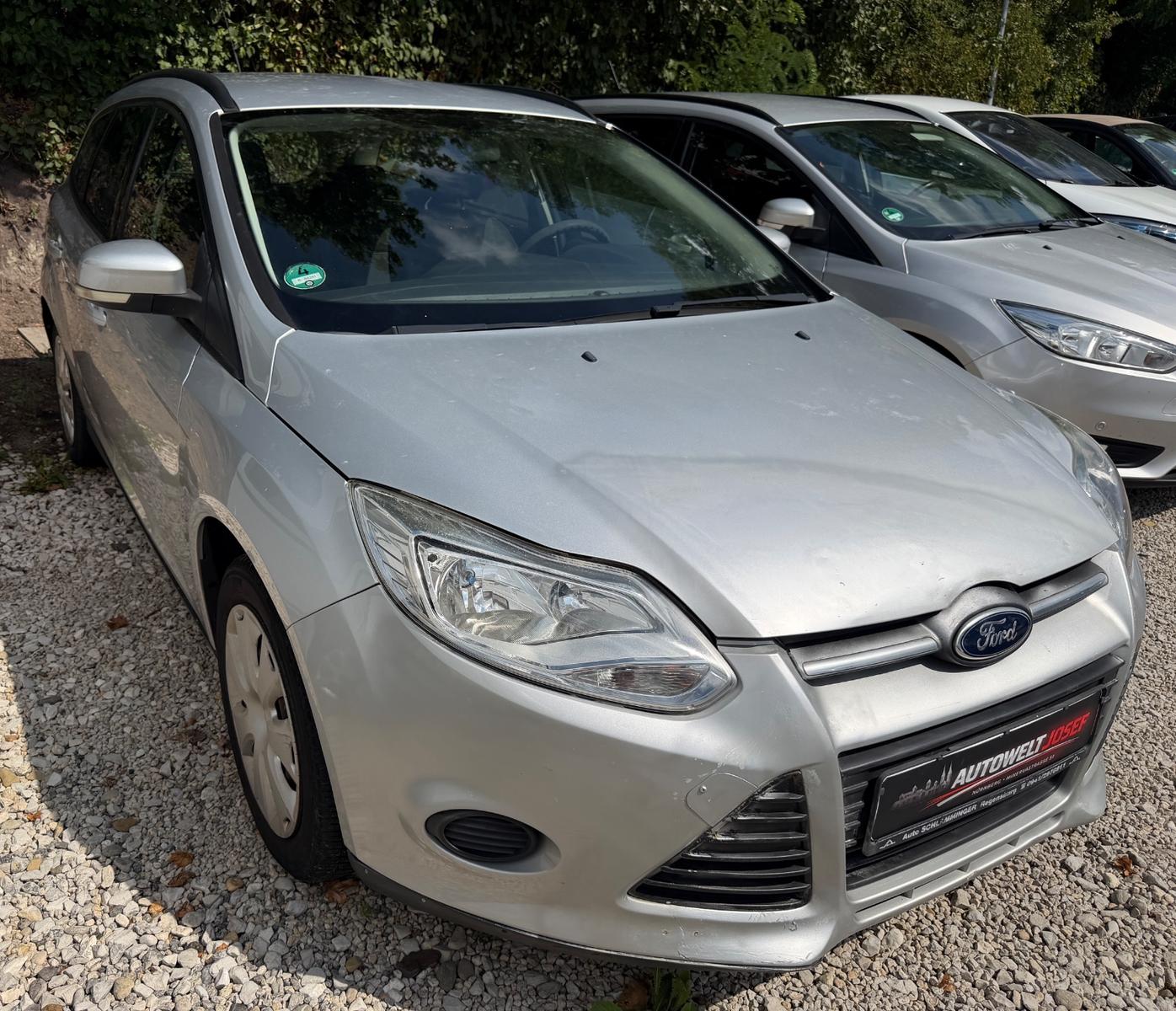 Ford Focus 2012 — rear view
