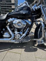 Harley-Davidson Road King FLHRC - HARLEY-DAVIDSON 2011 ROAD KING