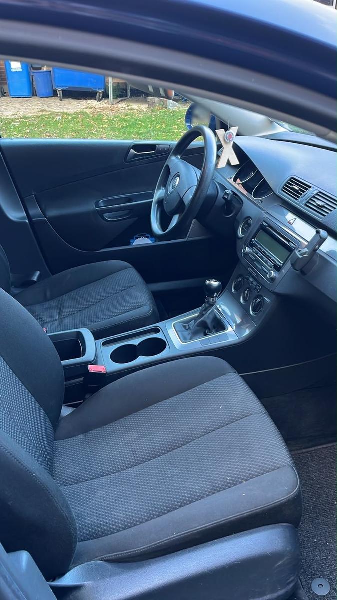 Volkswagen Passat 2009 — photo 11