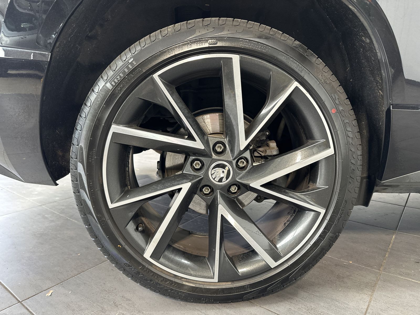 Fahrzeugabbildung SKODA Karoq 2.0 TDI DSG 4x4 Sportline NAV+LED+ACC+KAM