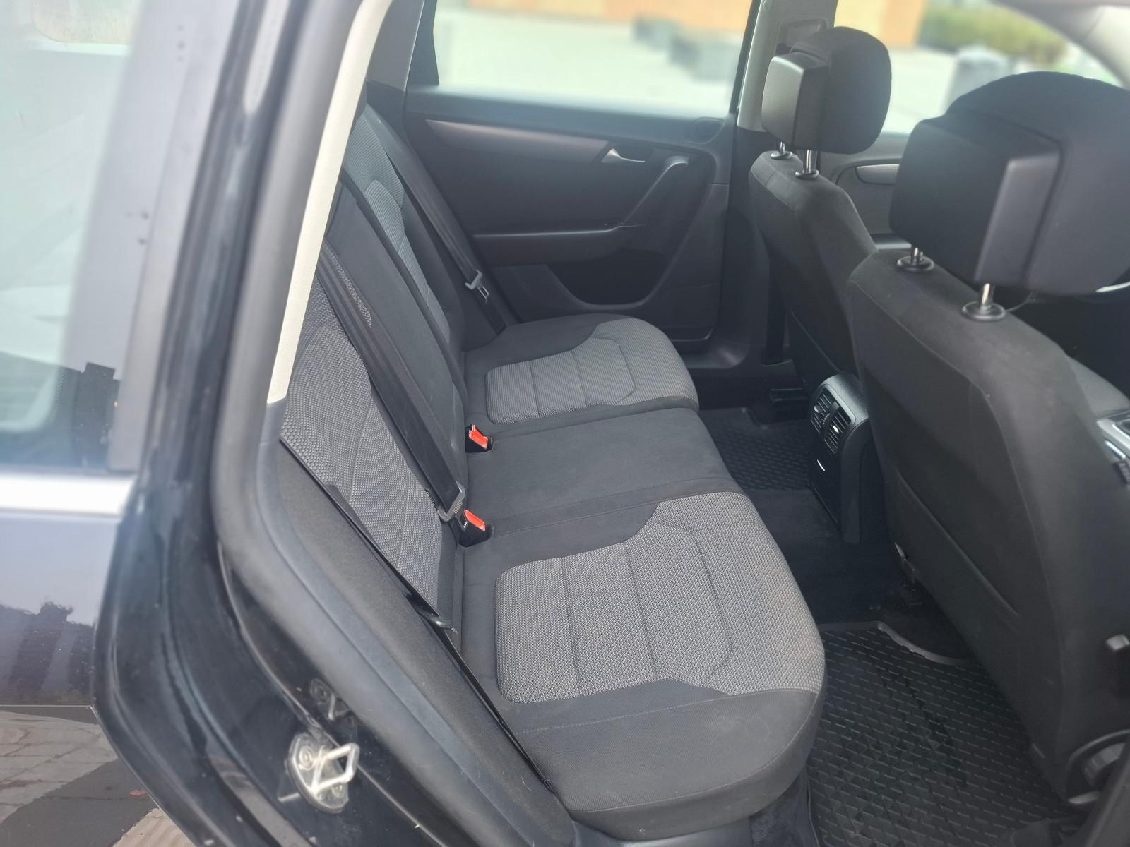 Volkswagen Passat 2011 — photo 16