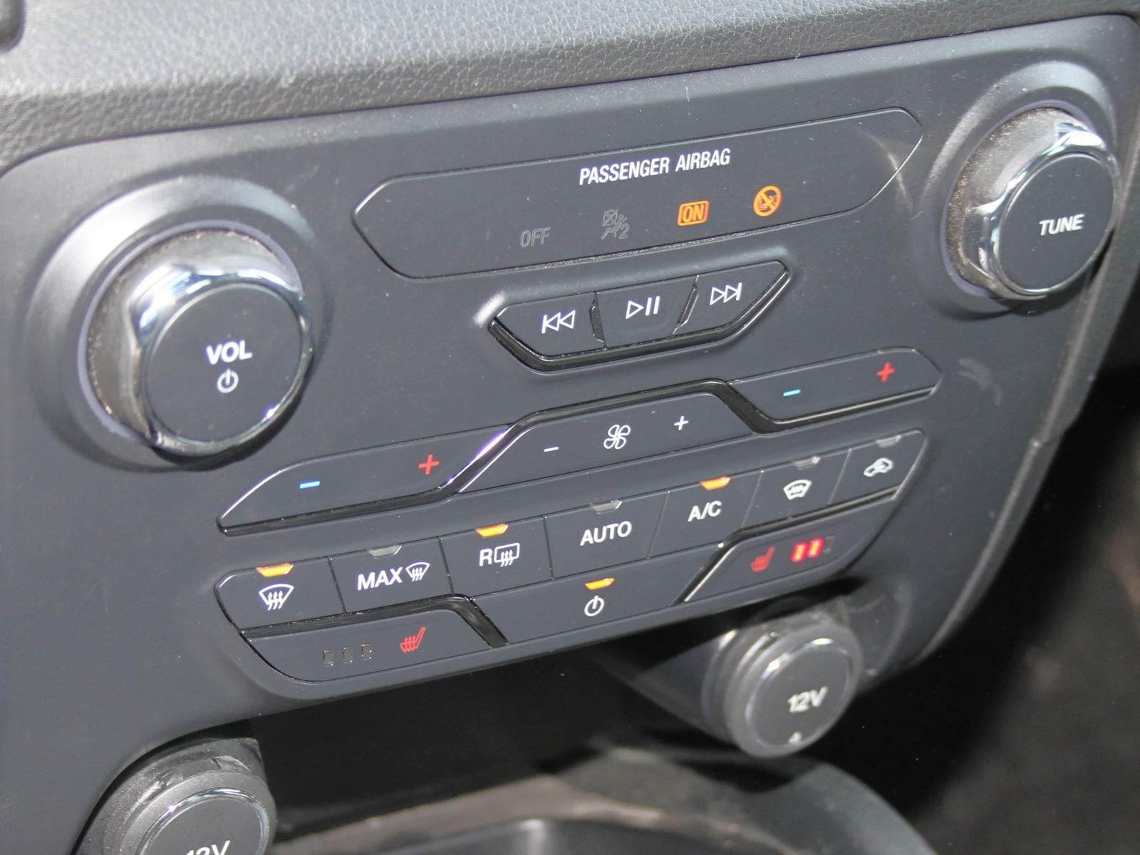 Ford Ranger 2.0 EB Wildtrak DoKa ACC elektr Rollo AHK