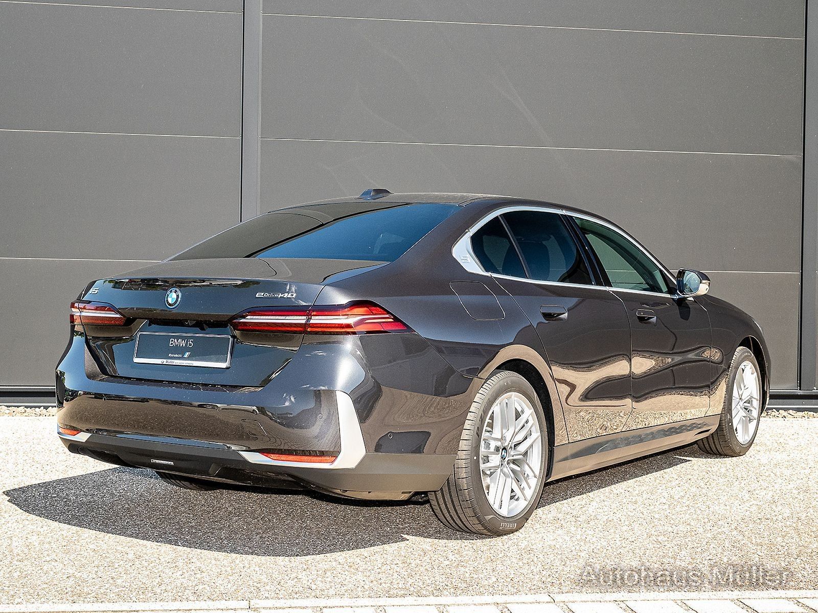 BMW i5 eDrive40 HOT DEAL MIT 22.600 EUR ERSPARNIS! imagem 3