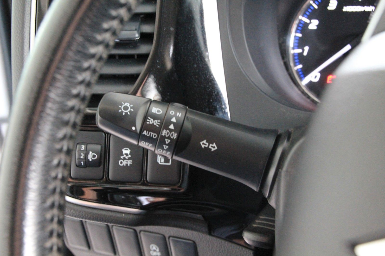 Fahrzeugabbildung Mitsubishi Outlander Edition 100 2WD