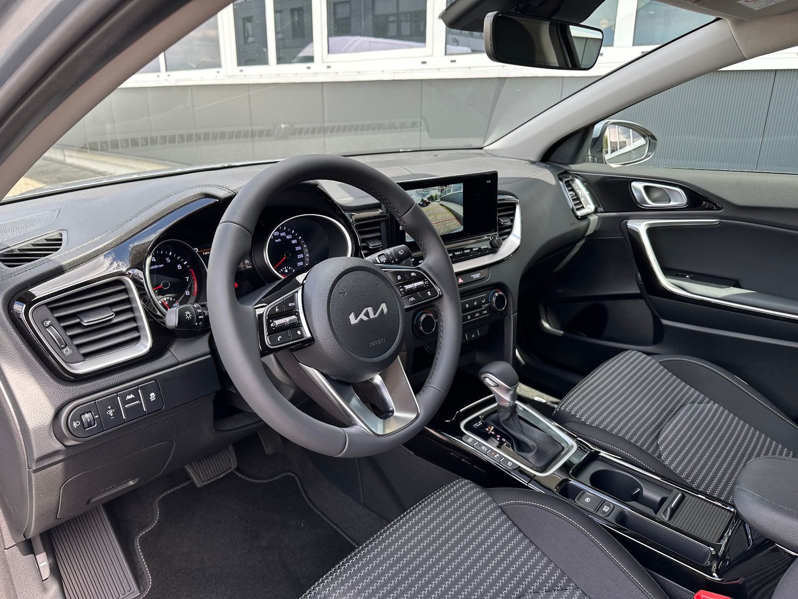 Fahrzeugabbildung Kia cee'd Sportswagon1.5T 48V DCT ULTIMATE STYLE JBL