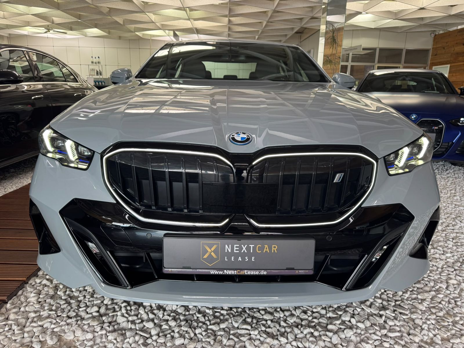 BMW i5 40eDrive M Sport B&W Sitzb. AHK 20Zoll Iconic imagem 2