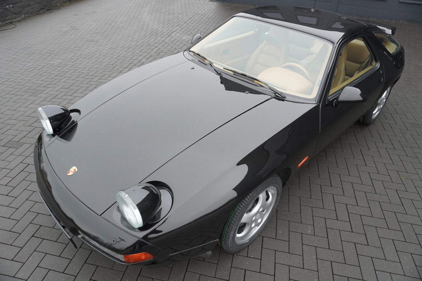 Fahrzeugabbildung Porsche 928 GTS