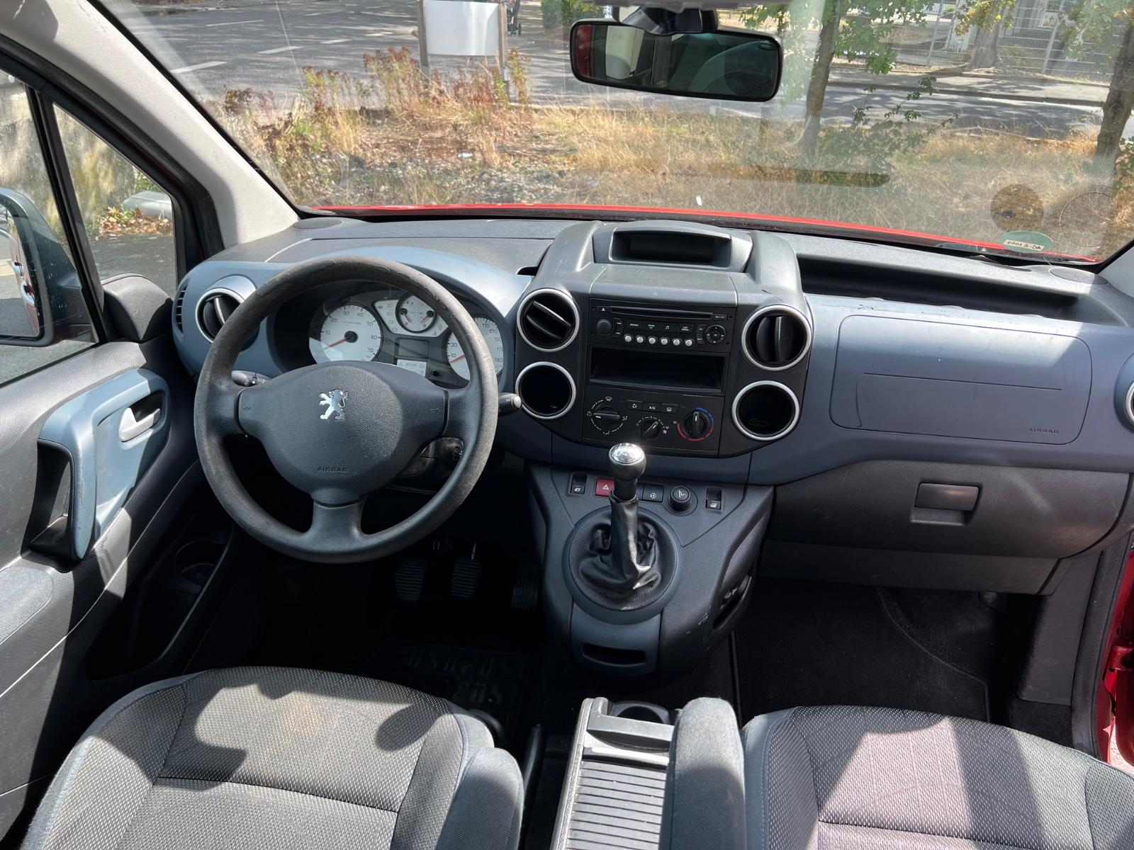 Peugeot Partner Tepee Family ~AHK ~PDC~Euro5 ~Aus 1.Hand