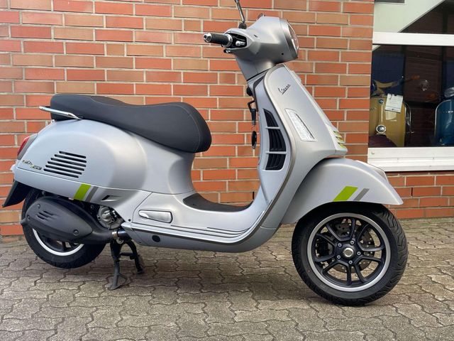 Vespa GTS Super Tech 300 Navi Vorführroller vom Chef