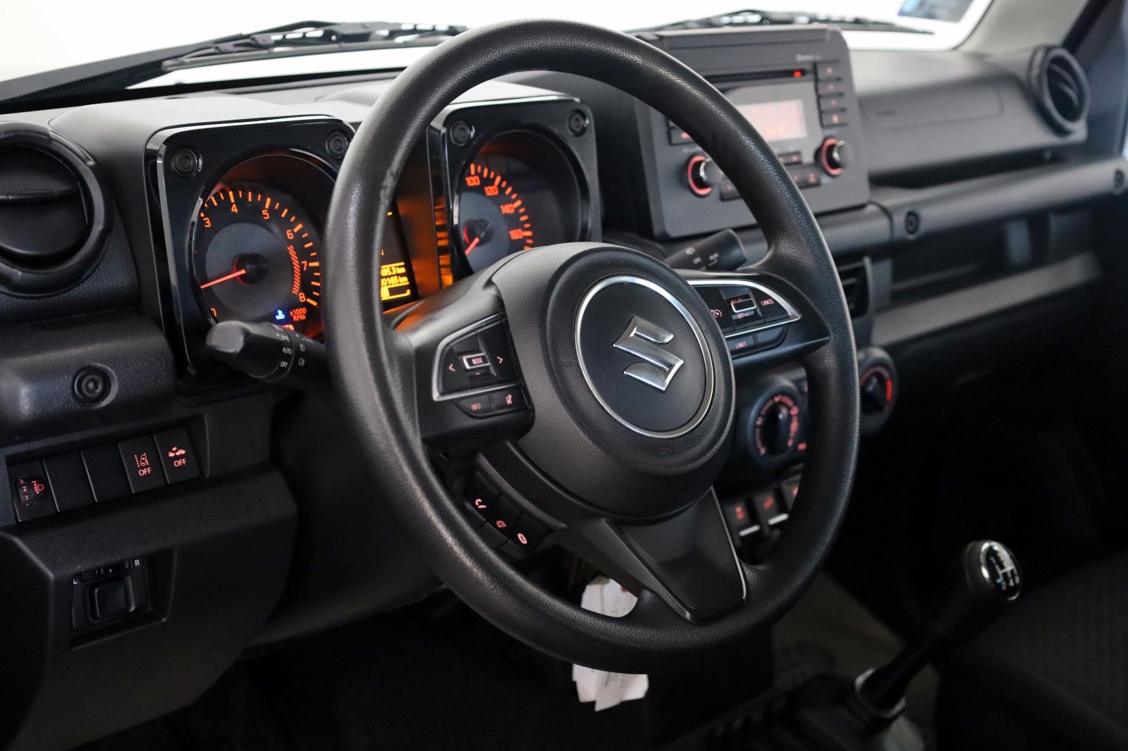 Fahrzeugabbildung Suzuki Jimny Comfort 1.5 GL 4WD NFZ ,AllGrip,Klima,AHK