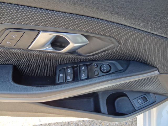 Fahrzeugabbildung BMW 318d/1.Hd/Widesreen/LED/Navi/SitzH/TopZustand