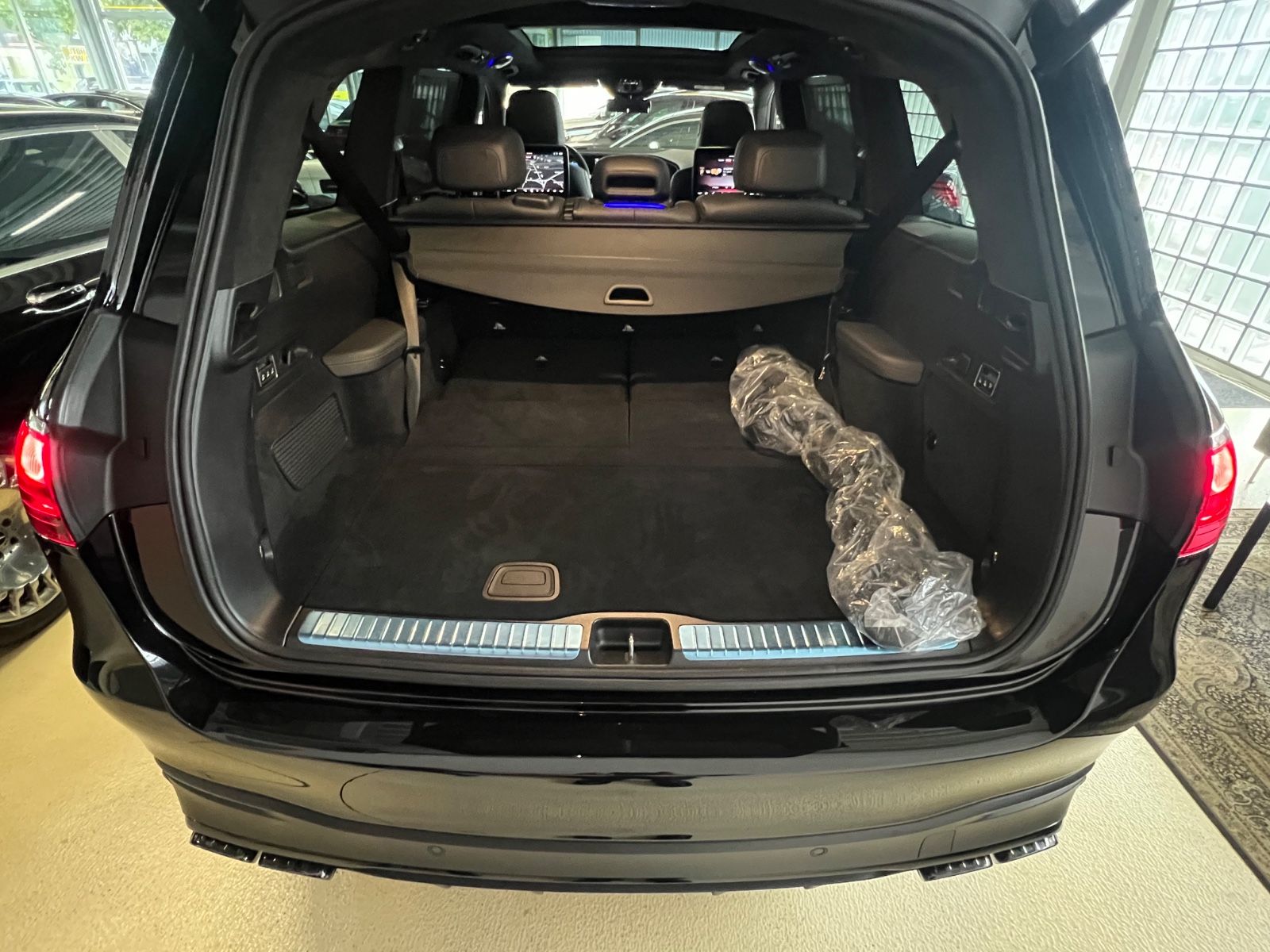 Fahrzeugabbildung Mercedes-Benz GLS 63 AMG 4 Matic*CARBON*3D BURMESTER*NEUWERTIG