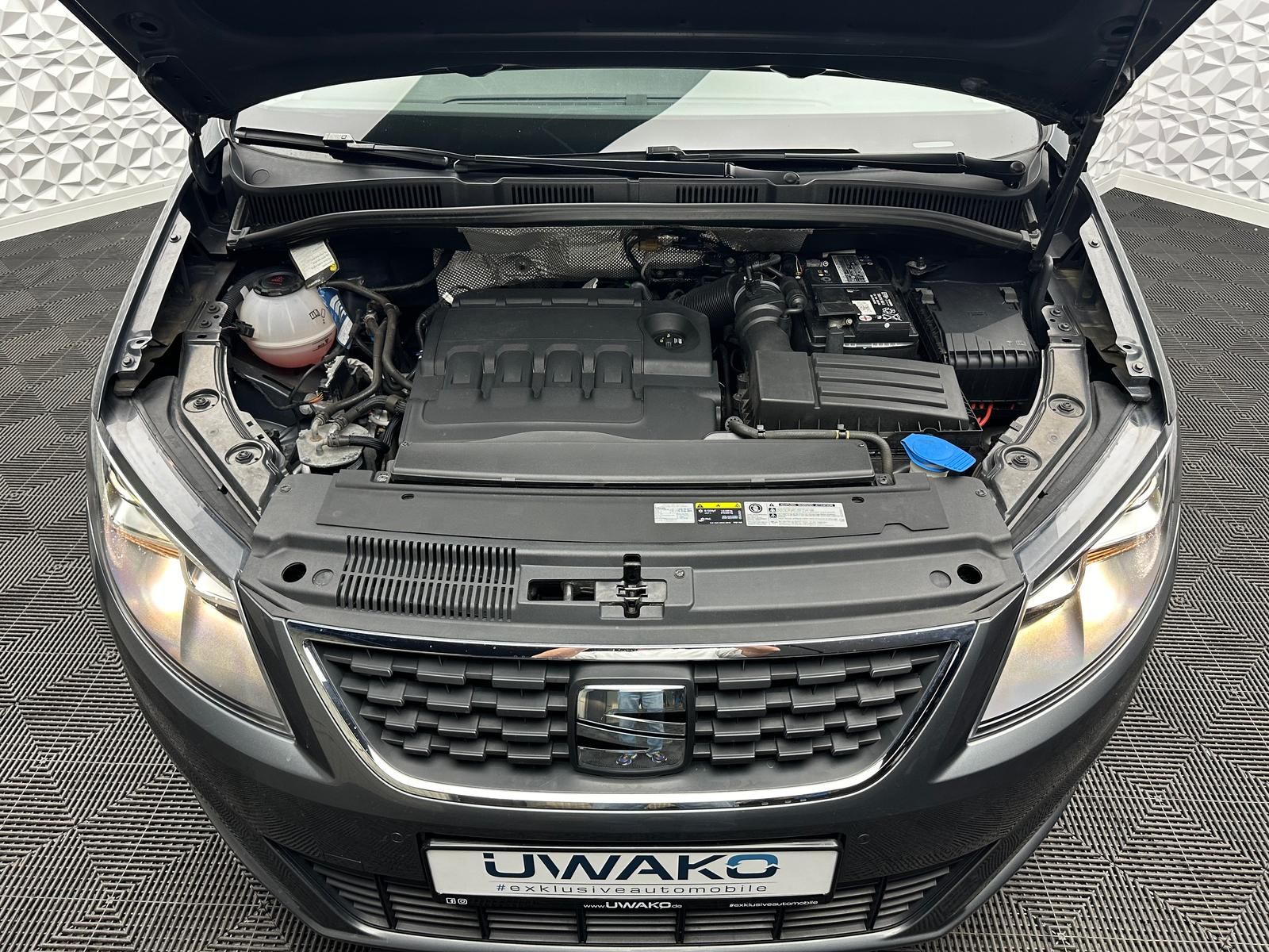 Fahrzeugabbildung SEAT ALHAMBRA 2.0 TDI/7-SITZ/E-STUER/AHK/ACC/DAB/RCAM
