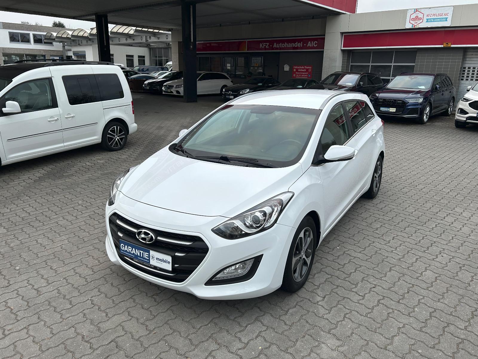 Hyundai i30-Cw-Blue-Trend-Kamera-PDC-SHZ-Aut-7gang-Navi-